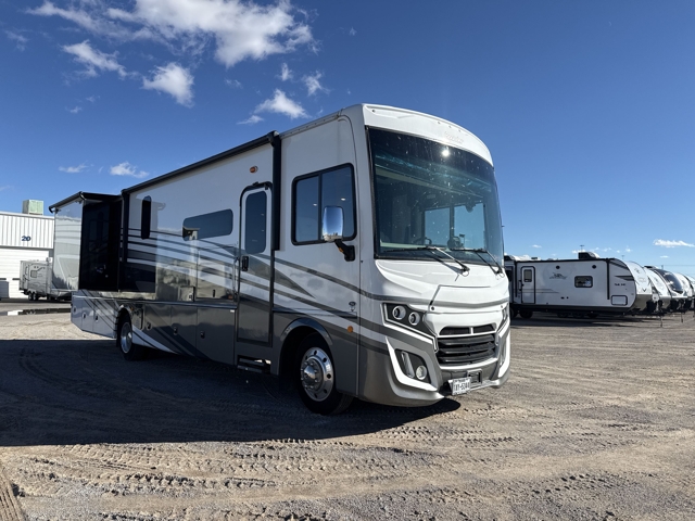 2024 Fleetwood Bounder 35K — photo 1 of 8