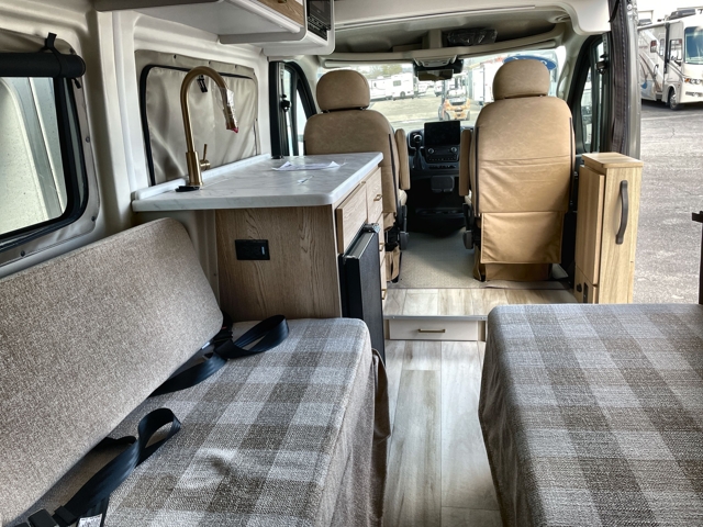2026 Thor Eddie Bauer 20EB — photo 4 of 8