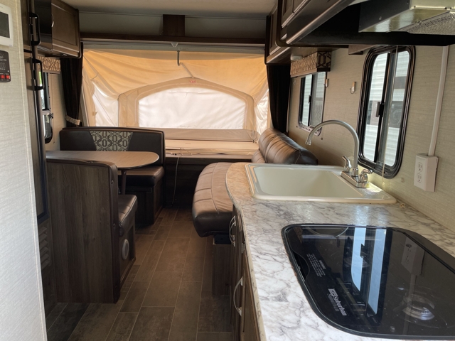 2018 Keystone Bullet Crossfire 1650EX — photo 3 of 8