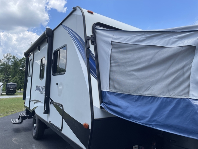 2018 Keystone Bullet Crossfire 1650EX — photo 1 of 8