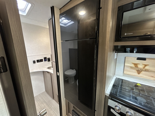 2025 Venture RV Sonic 190VRB — photo 8 of 8