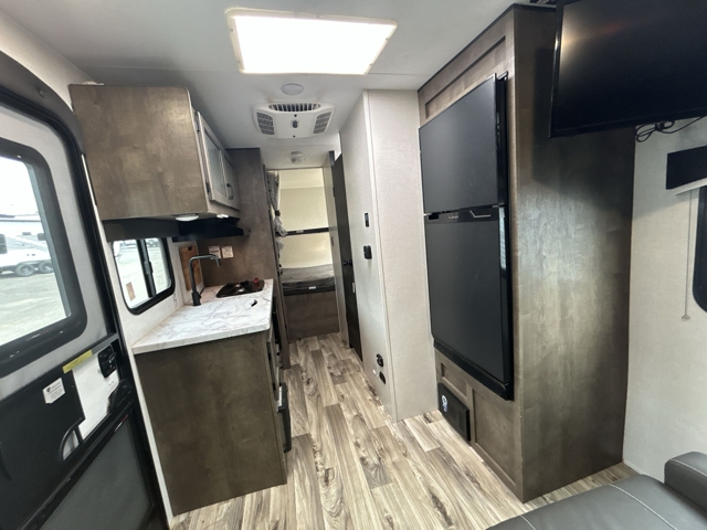 2023 Venture RV Sonic 170VBH — photo 3 of 8