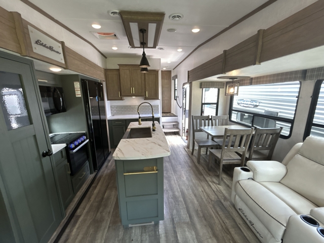 2024 Dutchmen Eddie Bauer 310RL — photo 3 of 8