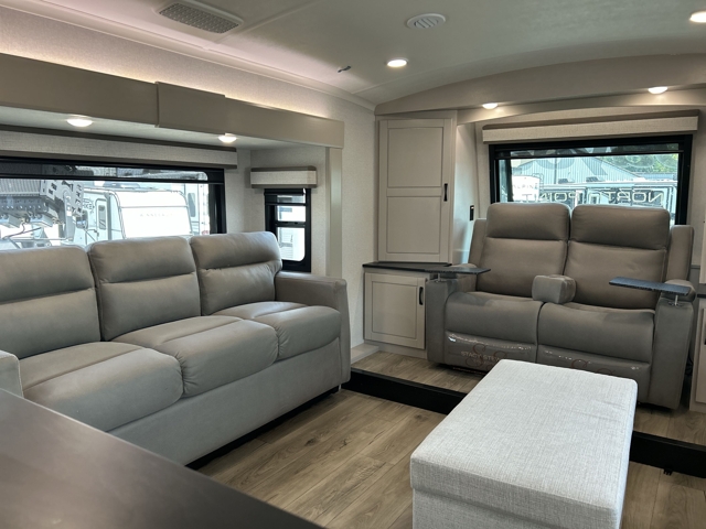 2026 Jayco North Point 382FLRB — photo 4 of 8