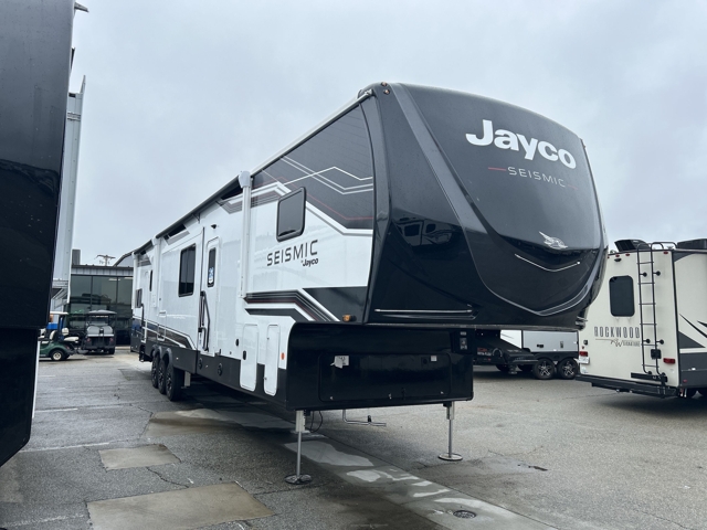 2026 Jayco Seismic 399 — photo 1 of 8