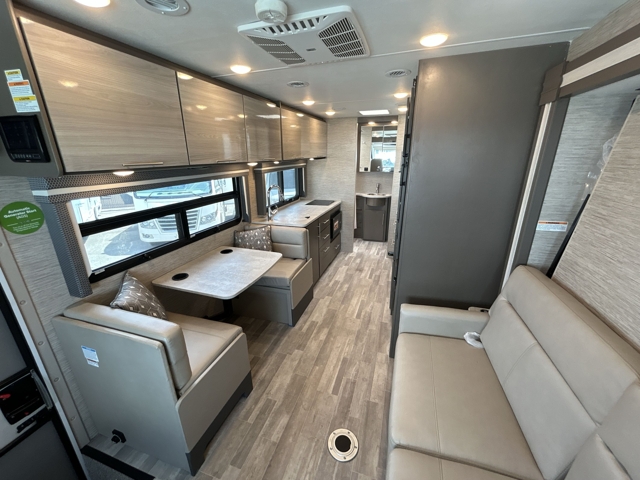 2023 Thor Axis 24.3 — photo 4 of 8