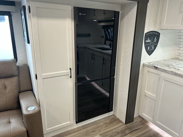 2026 Venture RV Stratus 262VFK — photo 8 of 8