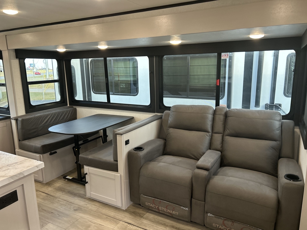 2026 Jayco Jay Feather 27MK — photo 3 of 8