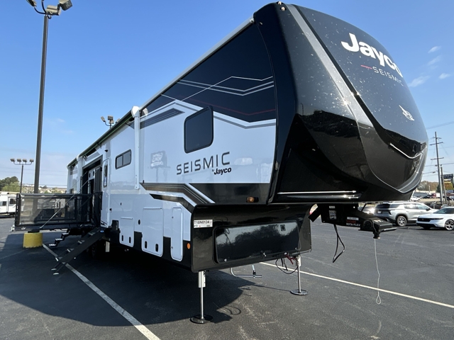 2026 Jayco Seismic 413 — photo 1 of 8