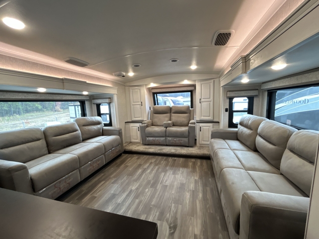 2024 Jayco North Point 382FLRB — photo 3 of 8