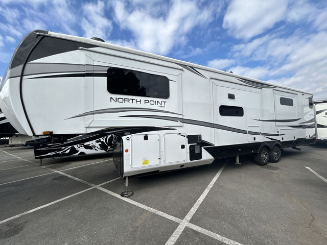 2024 Jayco North Point 382FLRB — photo 7 of 8