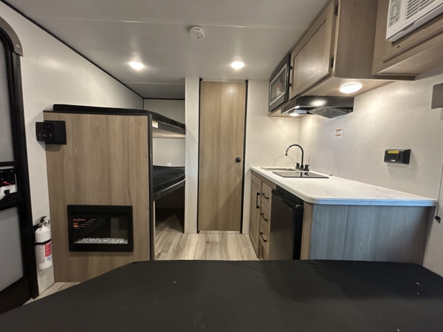 2026 Keystone Coleman 13B — photo 3 of 8