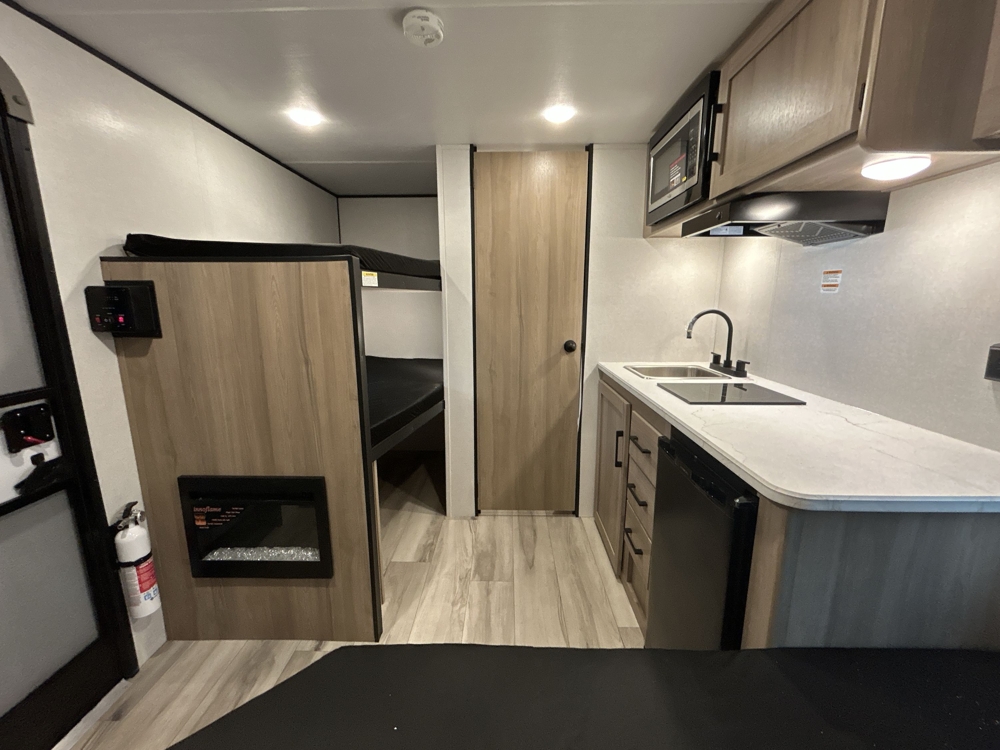 2026 Keystone Coleman 13B — photo 4 of 8