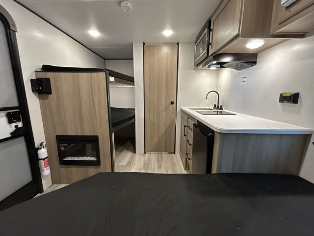 2026 Keystone Coleman 13B — photo 4 of 8