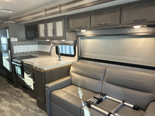 2023 Thor Windsport 29M — photo 3 of 8