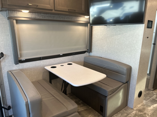 2023 Thor Windsport 29M — photo 4 of 8
