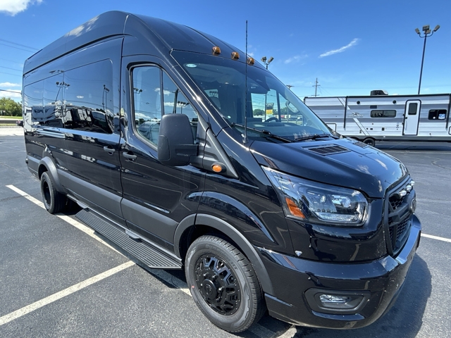 2027 Thor Freedom Mover PX10 Awd — photo 1 of 8