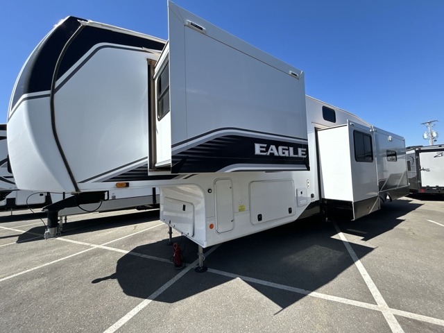2025 Jayco Eagle 355MBQS — photo 7 of 8
