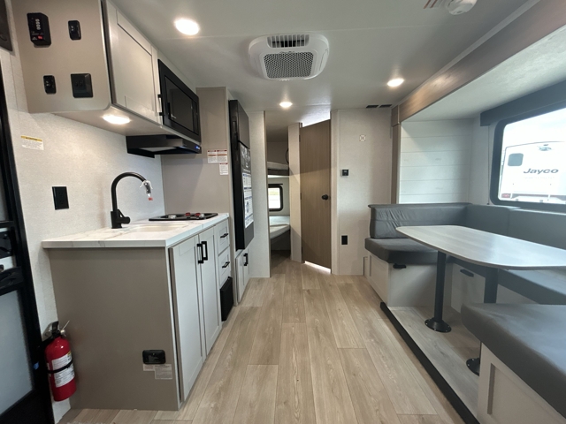 2027 Jayco Jay Flight 197MB — photo 4 of 8