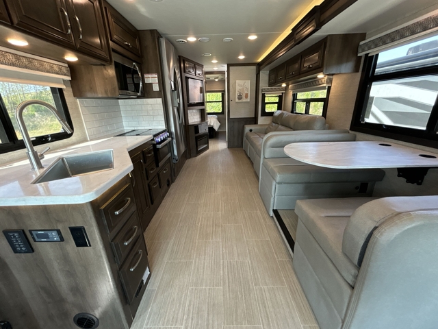 2022 Entegra Coach Vision XL 34B — photo 2 of 8