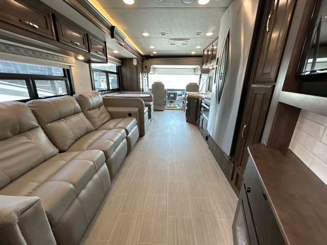 2022 Entegra Coach Vision XL 34B — photo 3 of 8
