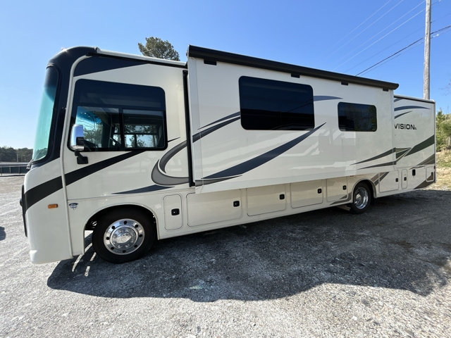 2022 Entegra Coach Vision XL 34B — photo 6 of 8