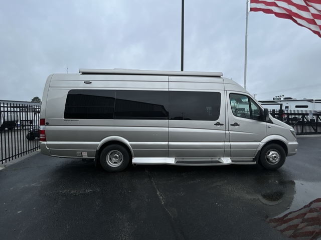 2019 Midwest Automotive Designs Weekender 3500 Sprinter — photo 5 of 8