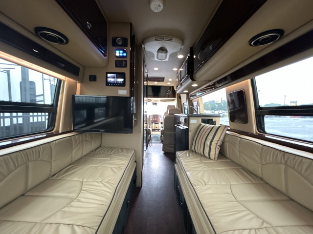 2019 Midwest Automotive Designs Weekender 3500 Sprinter — photo 3 of 8