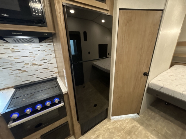 2023 Forest River Rogue 23SUT — photo 8 of 8