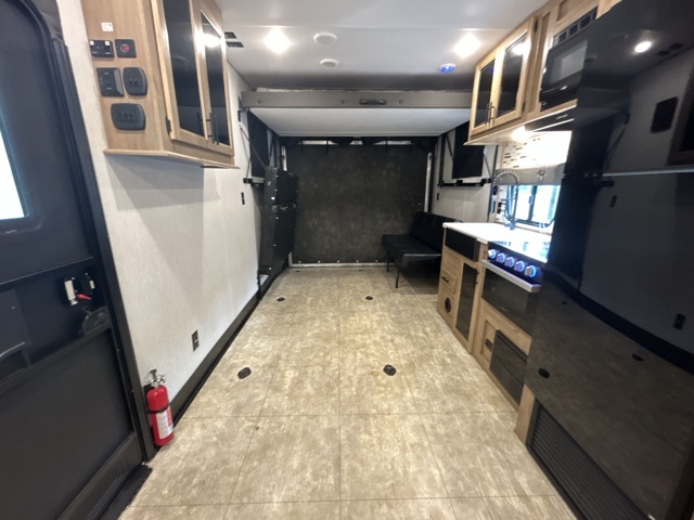 2023 Forest River Rogue 23SUT — photo 2 of 8