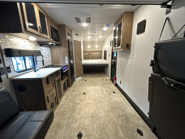 2023 Forest River Rogue 23SUT — photo 3 of 8