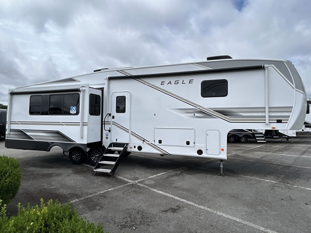 2027 Jayco Eagle 365UKTS — photo 6 of 8