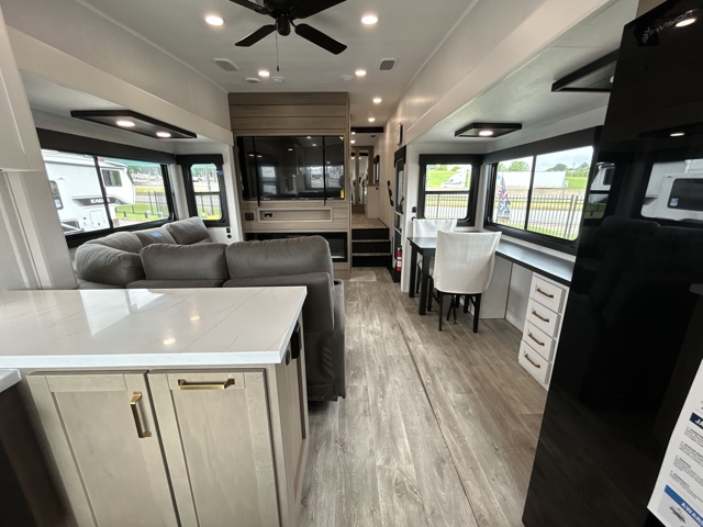 2027 Jayco Eagle 365UKTS — photo 3 of 8