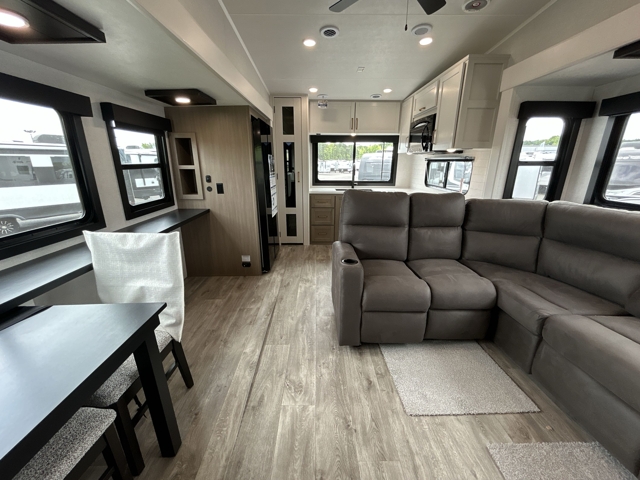 2027 Jayco Eagle 365UKTS — photo 4 of 8