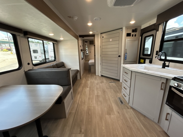 2027 Jayco Jay Flight 265MWS — photo 4 of 8