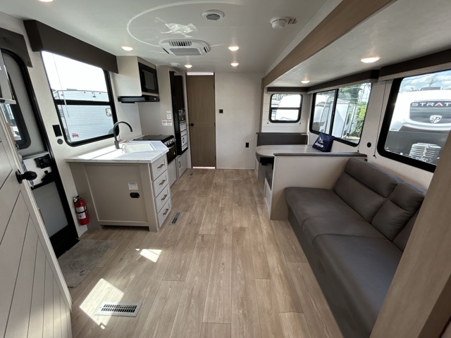2027 Jayco Jay Flight 265MWS — photo 3 of 8