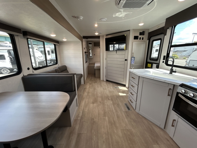 2027 Jayco Jay Flight 265MWS — photo 4 of 8