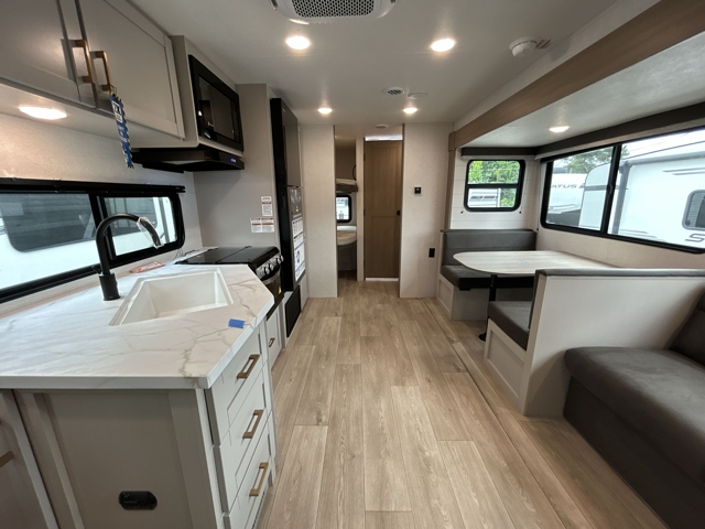 2027 Jayco Jay Flight 261BHS — photo 4 of 8