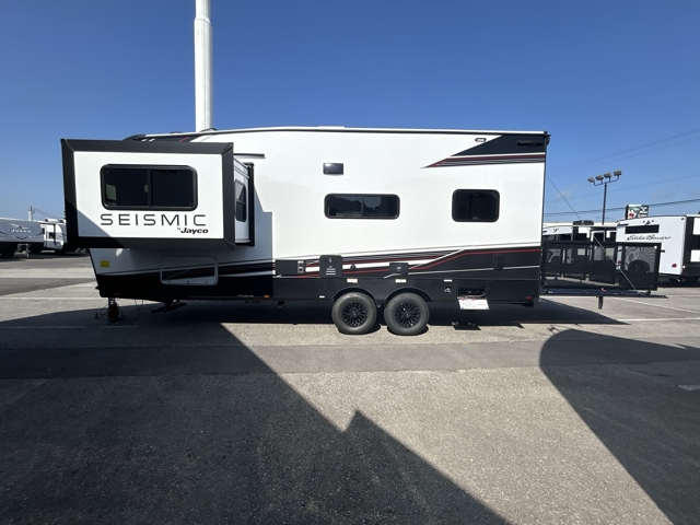2027 Jayco Seismic 214 — photo 6 of 8