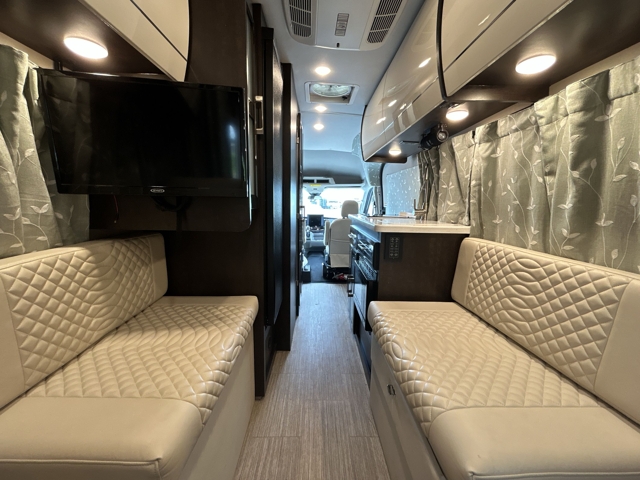 2024 Entegra Coach Expanse 21B — photo 3 of 8