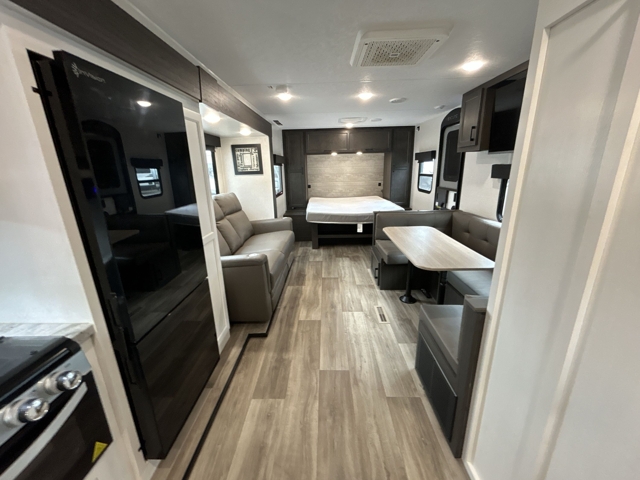 2025 Venture RV Stratus 221VRK — photo 3 of 8