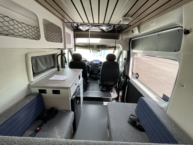 2026 Thor Freedom Elite 17D Pop-top — photo 4 of 8