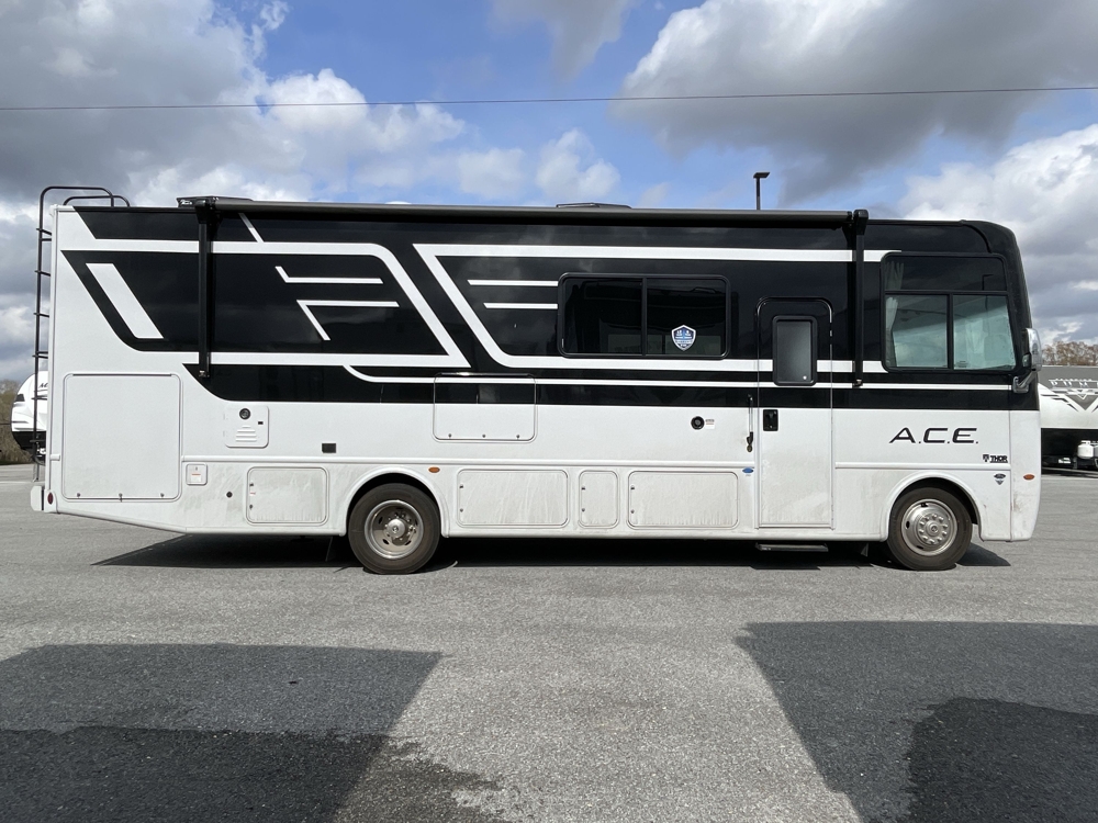 2026 Thor Ace 29D — photo 6 of 8
