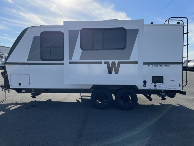 2026 Winnebago Micro Minnie 2108DS — photo 7 of 8