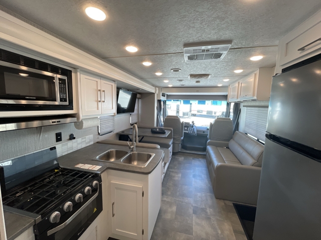 2023 Coachmen Pursuit 29XPS — photo 3 of 8