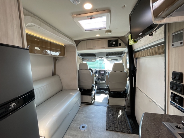 2015 Winnebago Era 170C-MERCEDES — photo 3 of 8