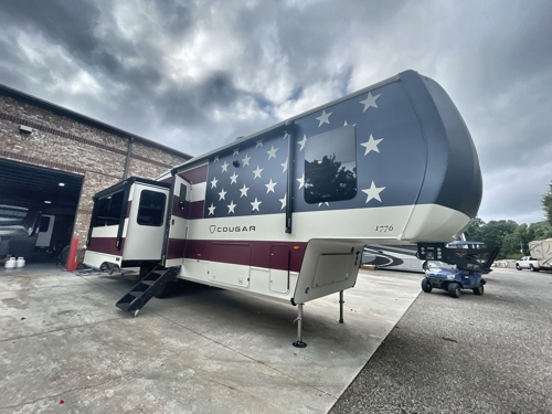 RV carousel image 1