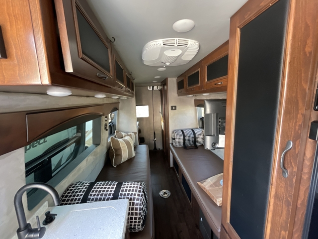 2018 Regency Xalta 2TB — photo 2 of 8