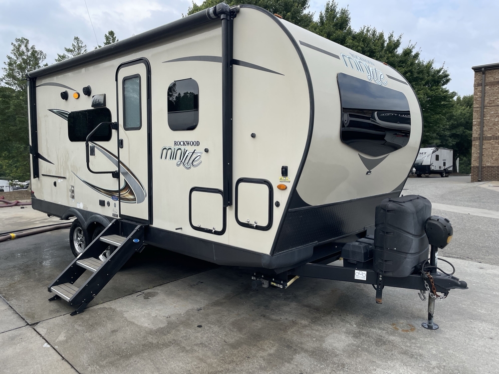 2020 Forest River Rockwood Mini Lite 2104S