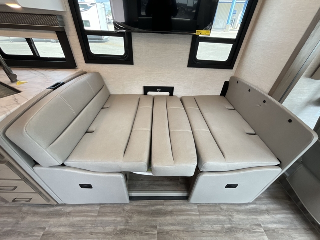 2026 Thor Freedom Traveler A32 — photo 8 of 8